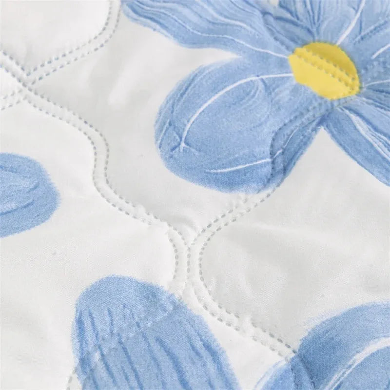 Breathable Lightweight Cloud-feeling Summer Quilt Fresh Flower Summer Blanket Skin Friendly Airable and Soft Single Double Duvet