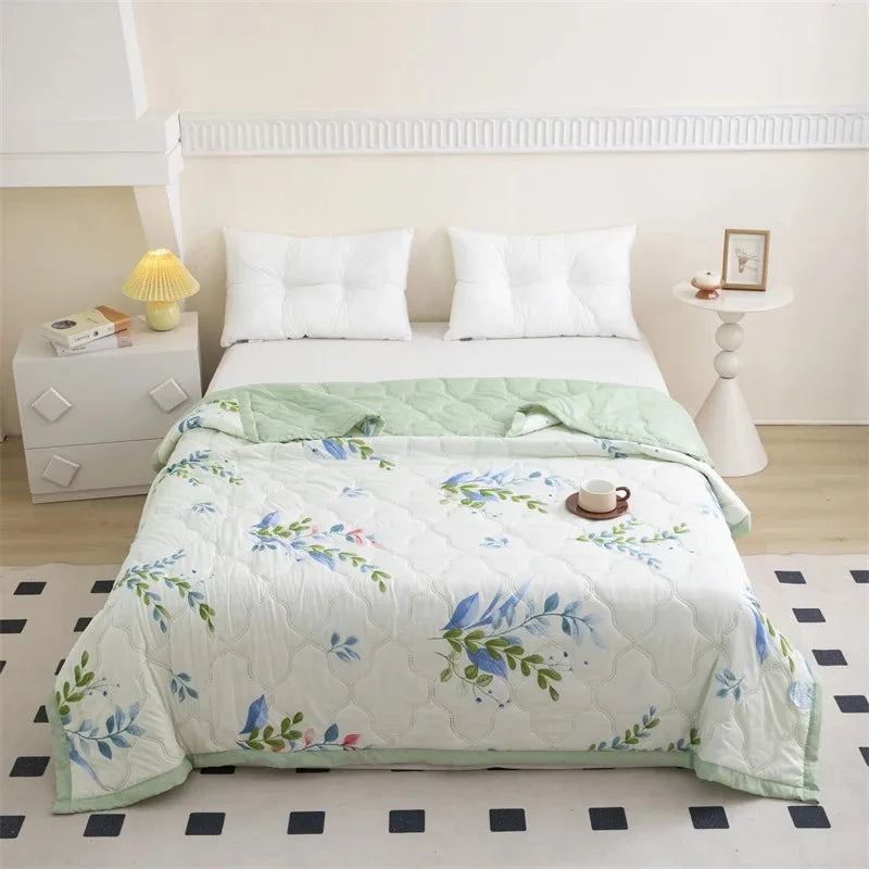 Breathable Lightweight Cloud-feeling Summer Quilt Fresh Flower Summer Blanket Skin Friendly Airable and Soft Single Double Duvet