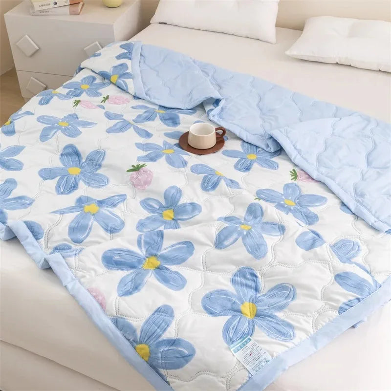 Breathable Lightweight Cloud-feeling Summer Quilt Fresh Flower Summer Blanket Skin Friendly Airable and Soft Single Double Duvet