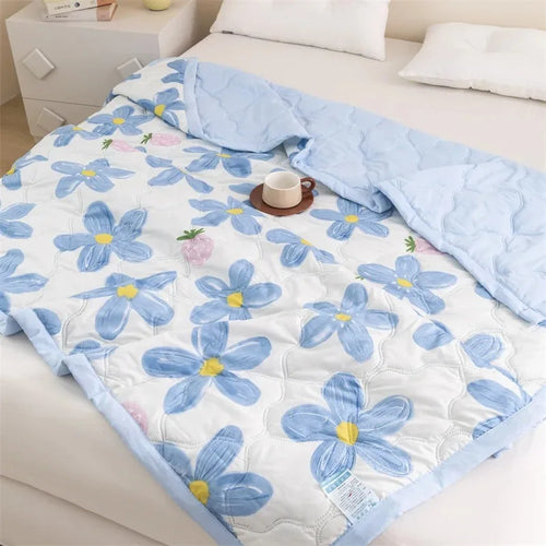 Breathable Lightweight Cloud-feeling Summer Quilt Fresh Flower Summer Blanket Skin Friendly Airable and Soft Single Double Duvet