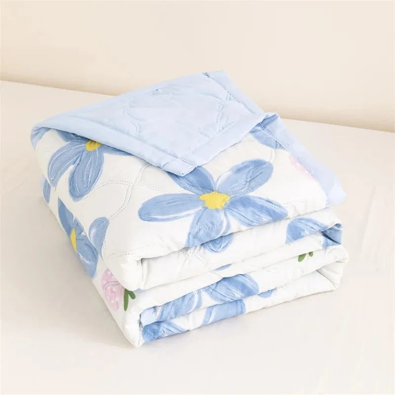 Breathable Lightweight Cloud-feeling Summer Quilt Fresh Flower Summer Blanket Skin Friendly Airable and Soft Single Double Duvet