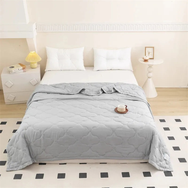 Breathable Lightweight Cloud-feeling Summer Quilt Fresh Flower Summer Blanket Skin Friendly Airable and Soft Single Double Duvet