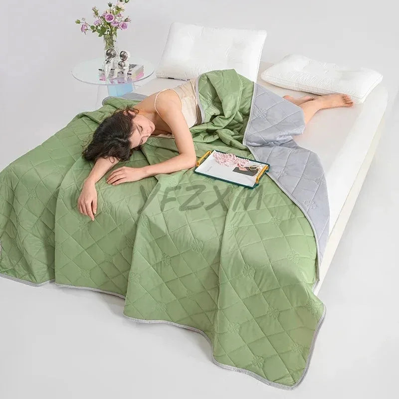 Soft Breathable Summer Blanket Cooling Feeling King Size Quilt Summer Air Condition Comforter Lightweight Coolness Duvet Thin